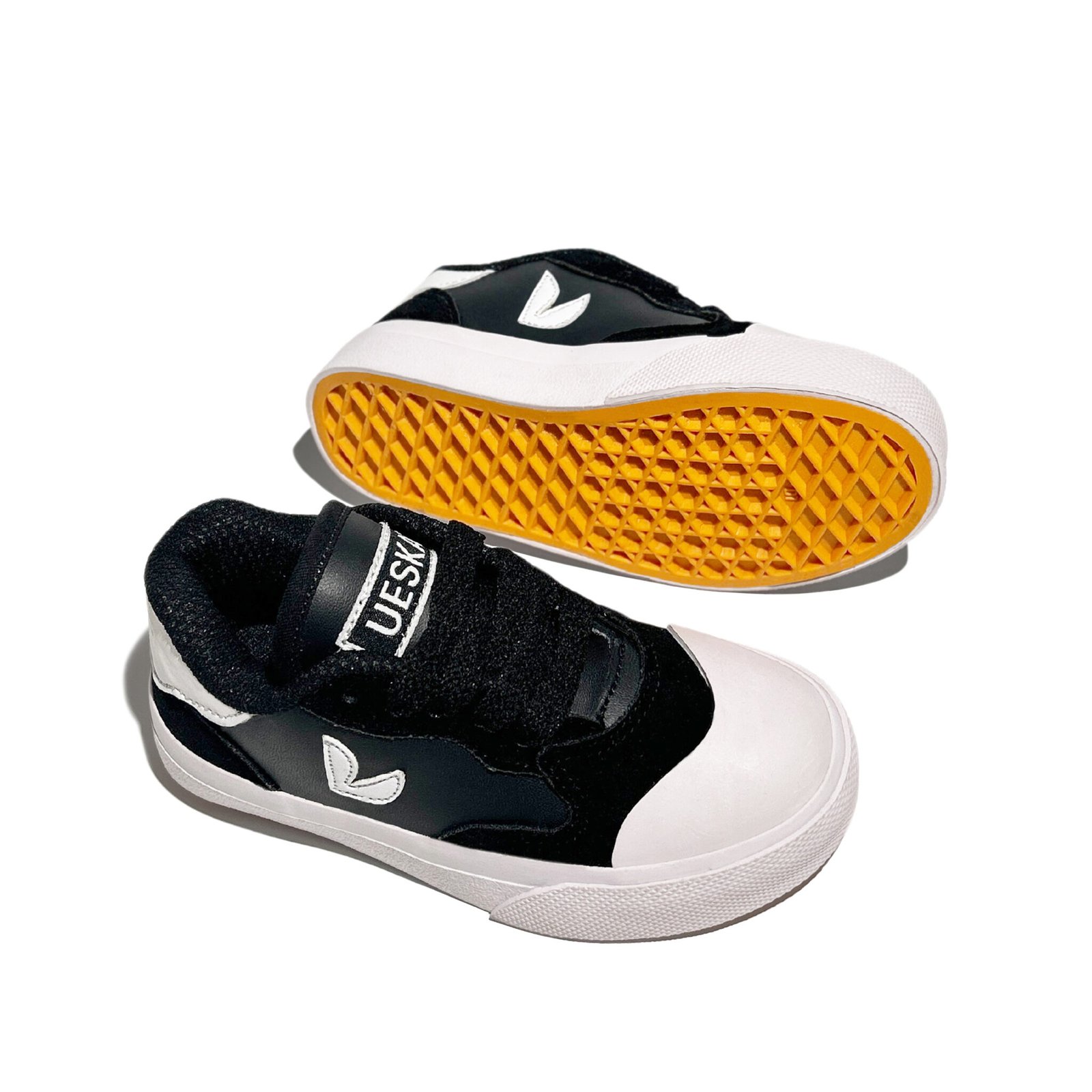 Breeze Black White Gum